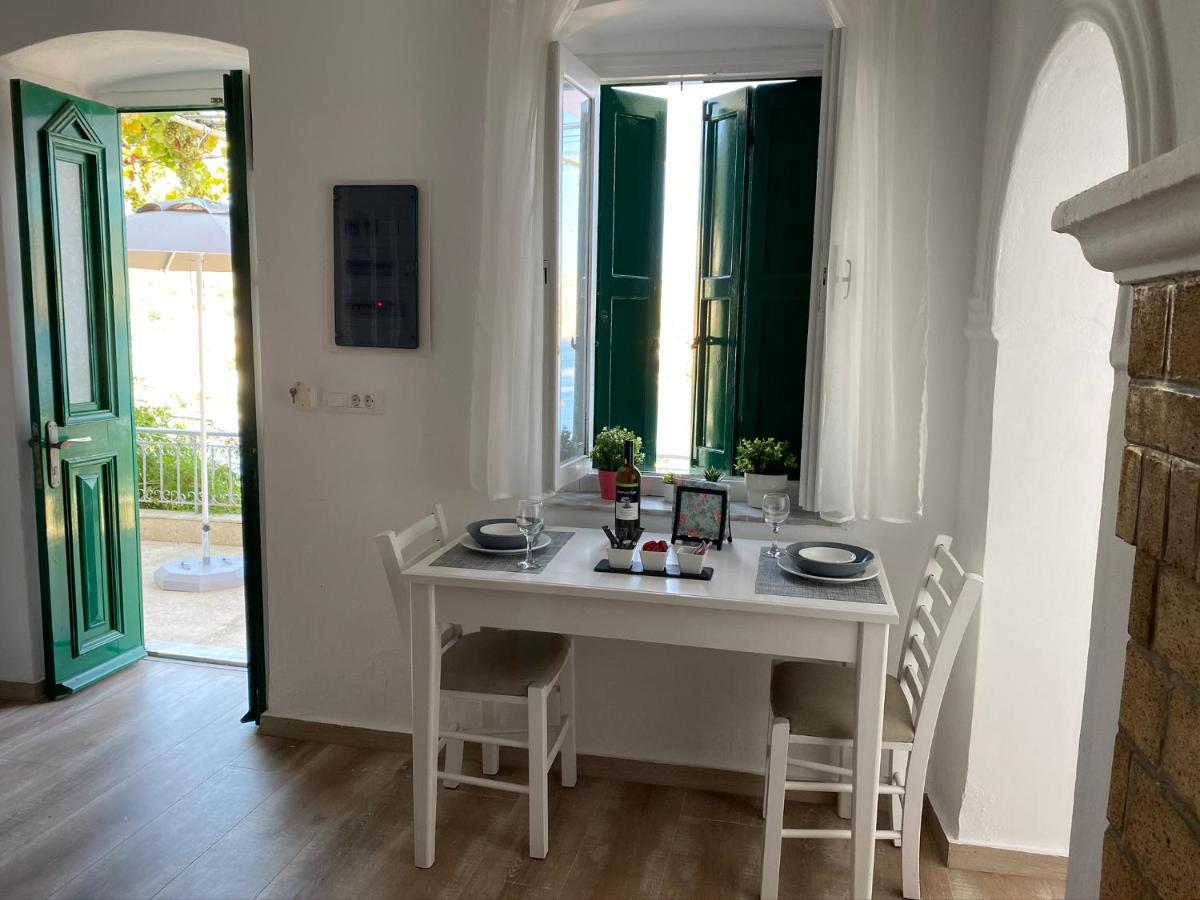 Thodoris Infinity View Apartments Simi Eksteriør billede